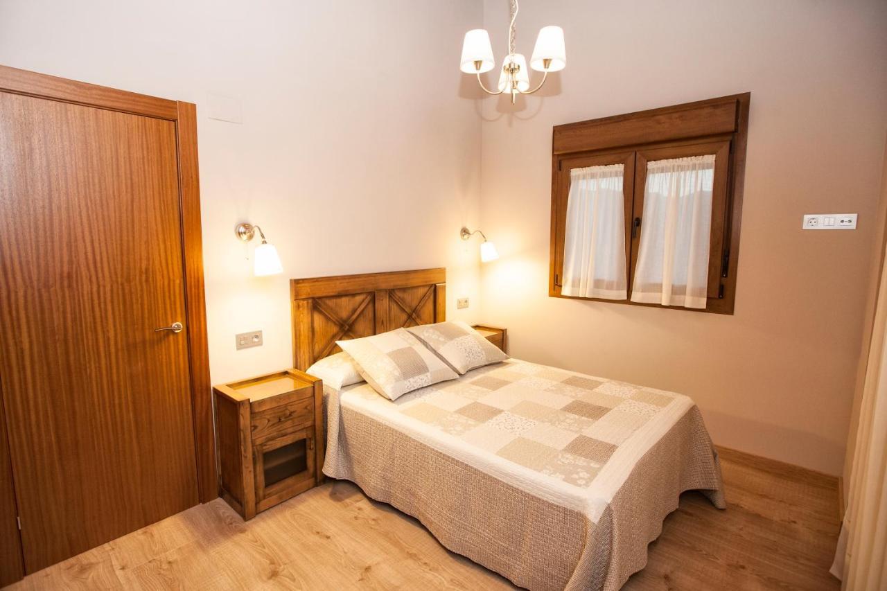 Cuatrovistes Guest House San Martin de Bada ภายนอก รูปภาพ
