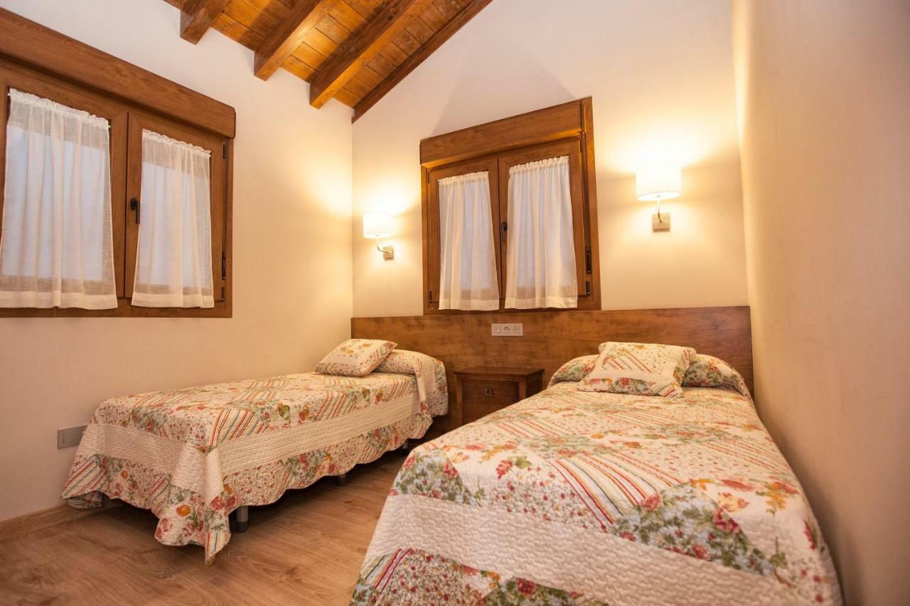 Cuatrovistes Guest House San Martin de Bada ภายนอก รูปภาพ